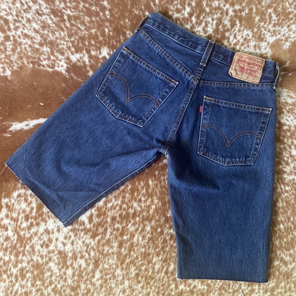 Levi’s 501 Knee Length Short - Picture 5 of 13